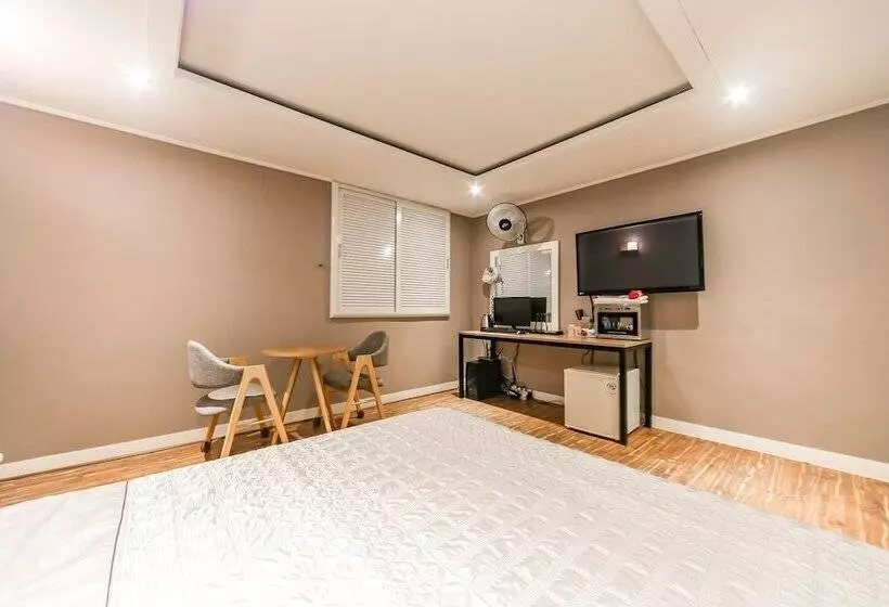 モーテル Pohang Daedodong White
