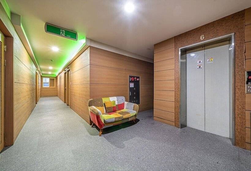 מוטל Uijeongbu E Joy