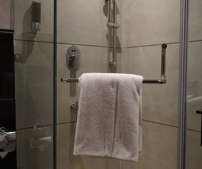 Fortune Khajjiar   Member Itc Hotels  Group