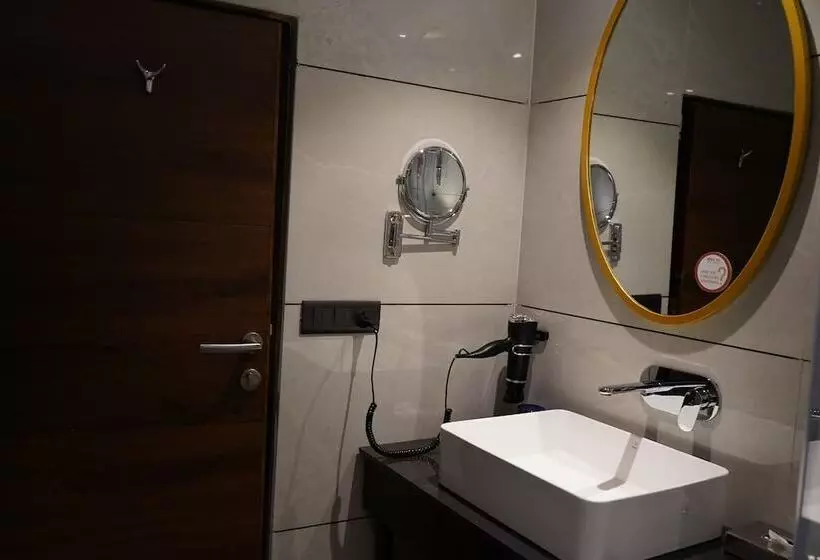 Fortune Khajjiar   Member Itc Hotels  Group