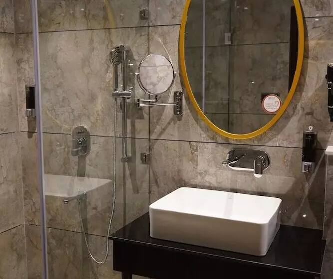 Fortune Khajjiar   Member Itc Hotels  Group