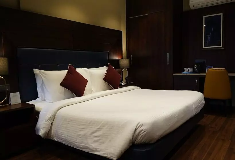 Fortune Khajjiar   Member Itc Hotels  Group