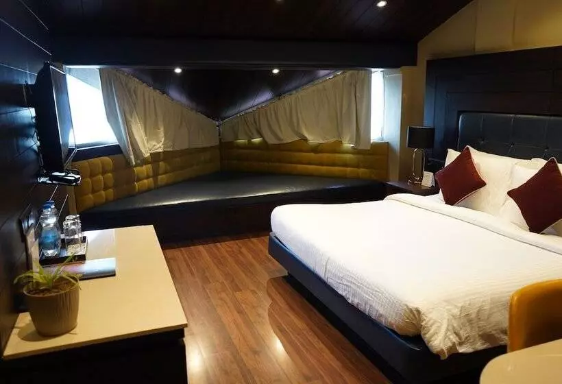 Fortune Khajjiar   Member Itc Hotels  Group