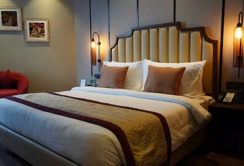 Fortune Khajjiar   Member Itc Hotels  Group