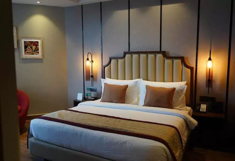 Fortune Khajjiar   Member Itc Hotels  Group