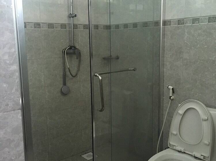 فندق Abay International