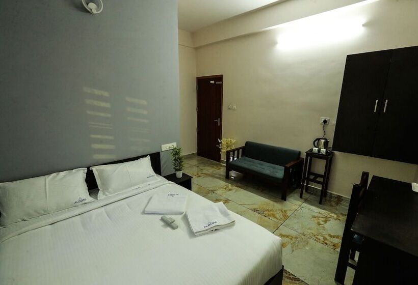 בית מלון כפרי Aldora Airport Residency