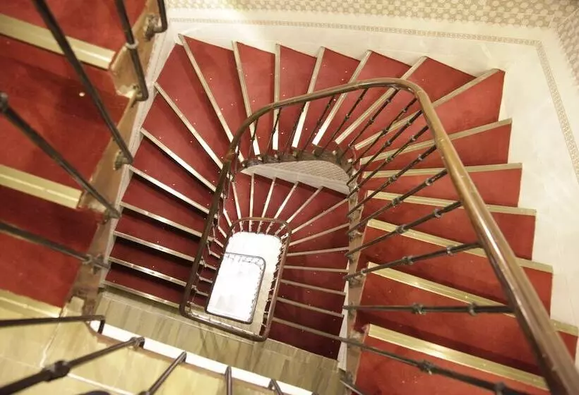 ホテル De La Poste