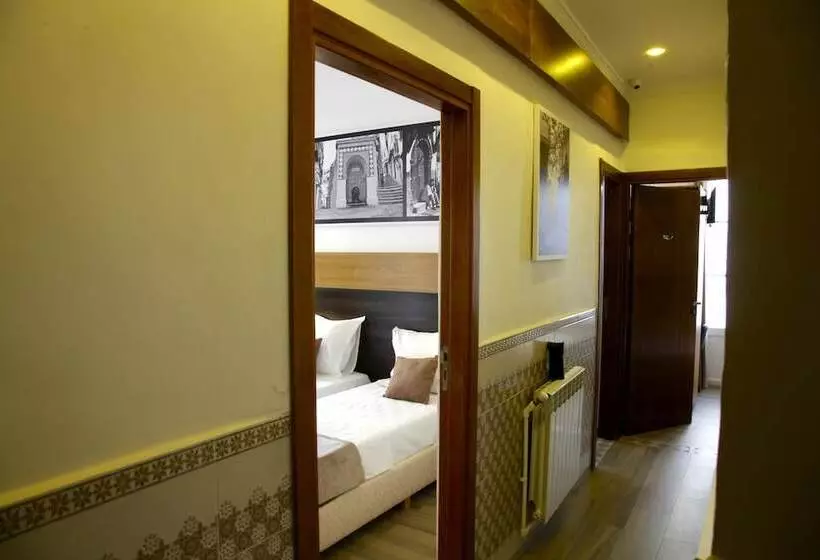 ホテル De La Poste