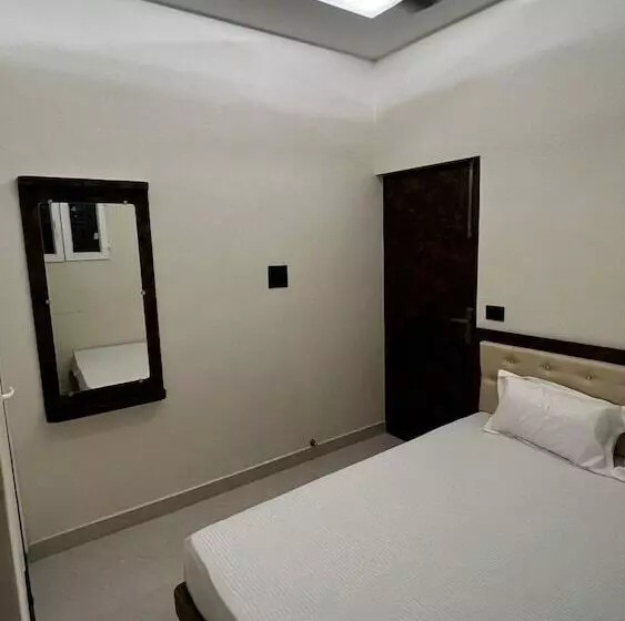 ホテル Divyakashi Homestay