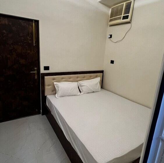 ホテル Divyakashi Homestay