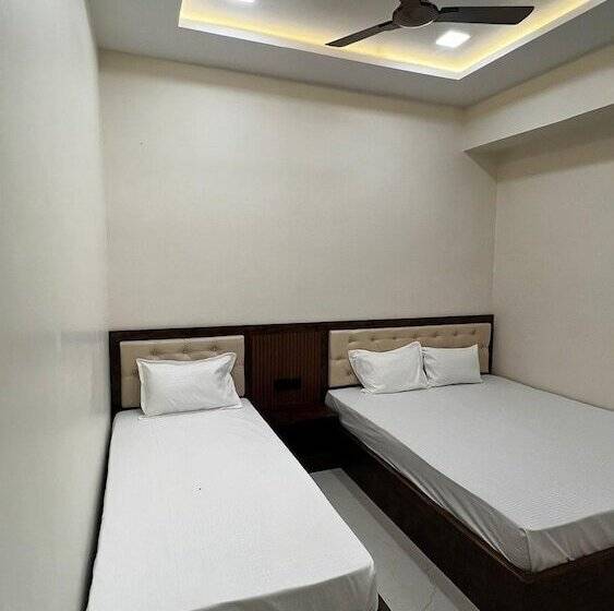 ホテル Divyakashi Homestay