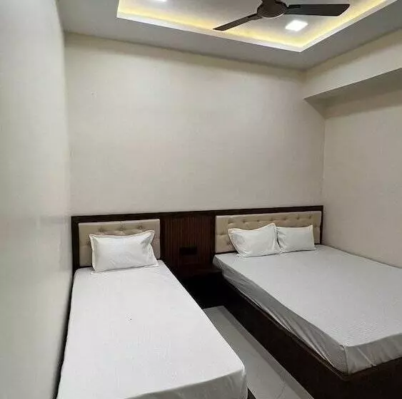 ホテル Divyakashi Homestay
