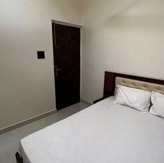 ホテル Divyakashi Homestay