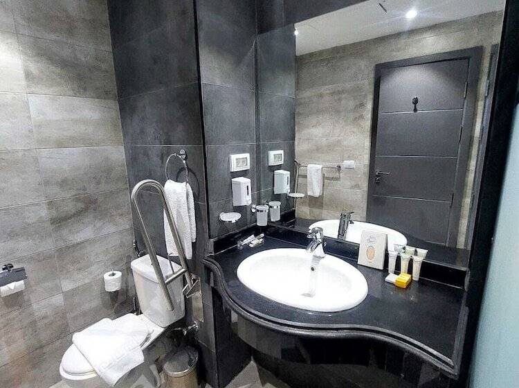 هتل Hassan Mostafa Sports Halls