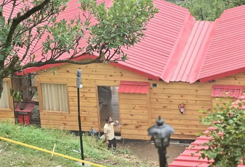 Hotelli Minikins   Resorts & Restaurant