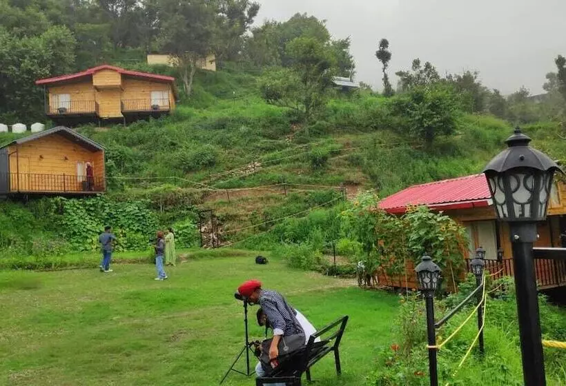 Hotelli Minikins   Resorts & Restaurant