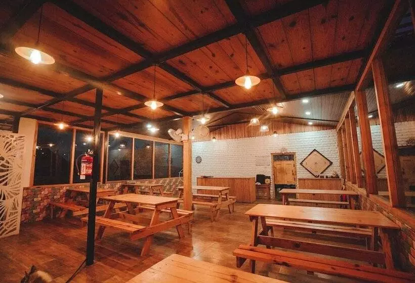 Hotelli Minikins   Resorts & Restaurant