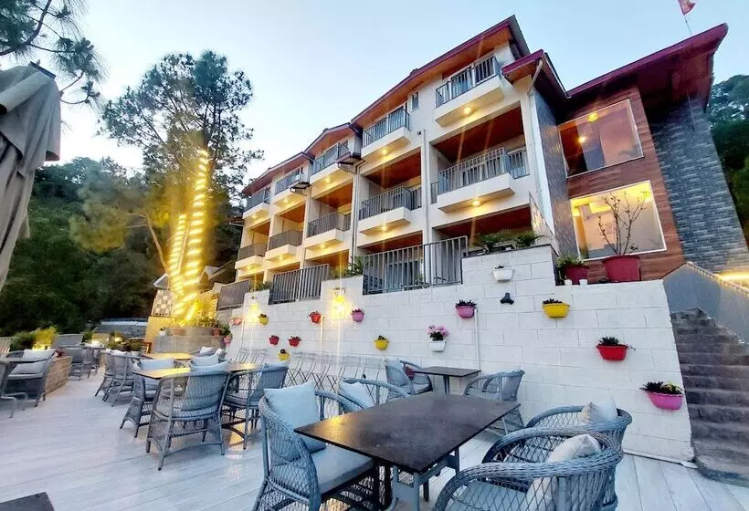 ホテル Oren Kasauli