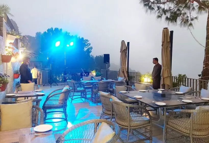 ホテル Oren Kasauli