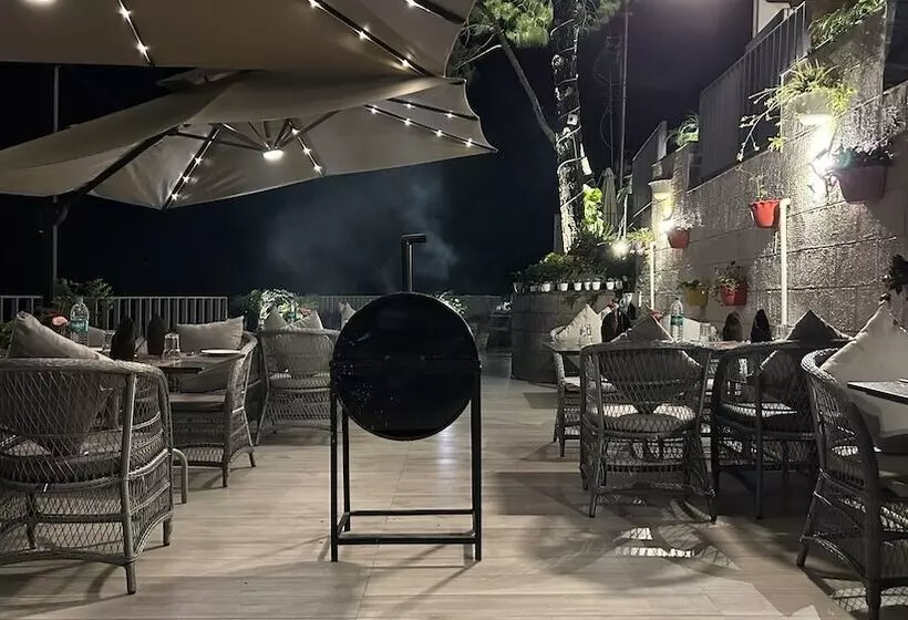 ホテル Oren Kasauli