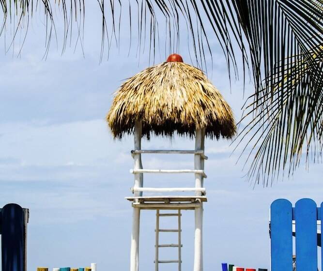 هتل Tapas And Surf