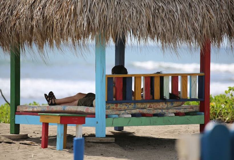 هتل Tapas And Surf