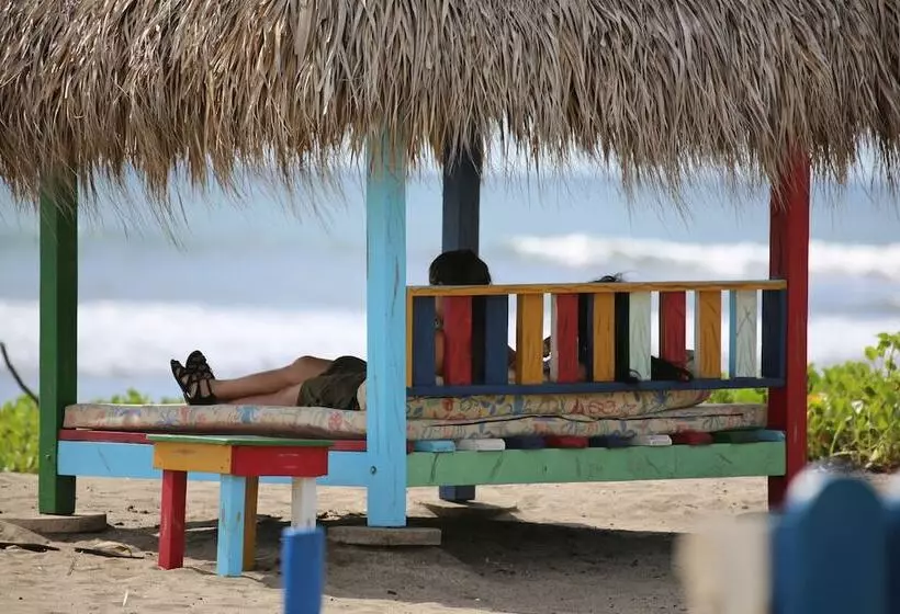 هتل Tapas And Surf