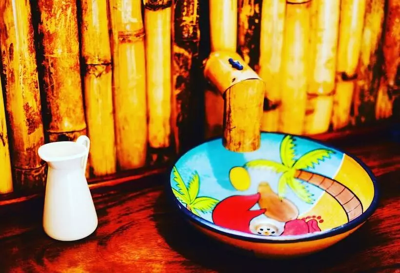 هتل Tapas And Surf