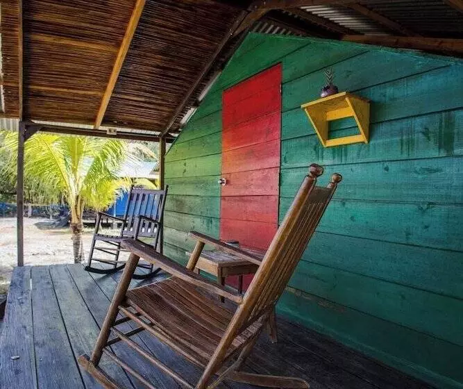 هتل Tapas And Surf