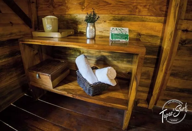 هتل Tapas And Surf