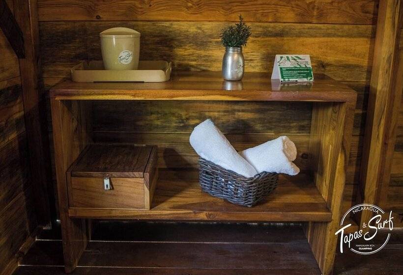 هتل Tapas And Surf