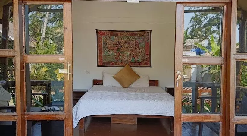 Hotelli The Village Agonda Beach Cottages