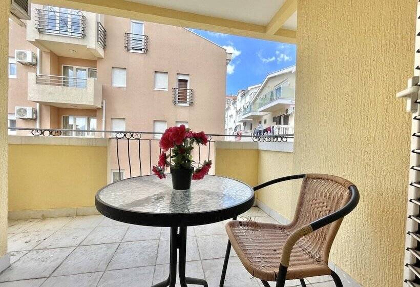 هتل Villa Iva Budva