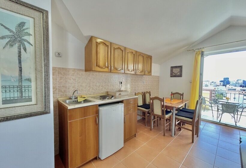 هتل Villa Iva Budva