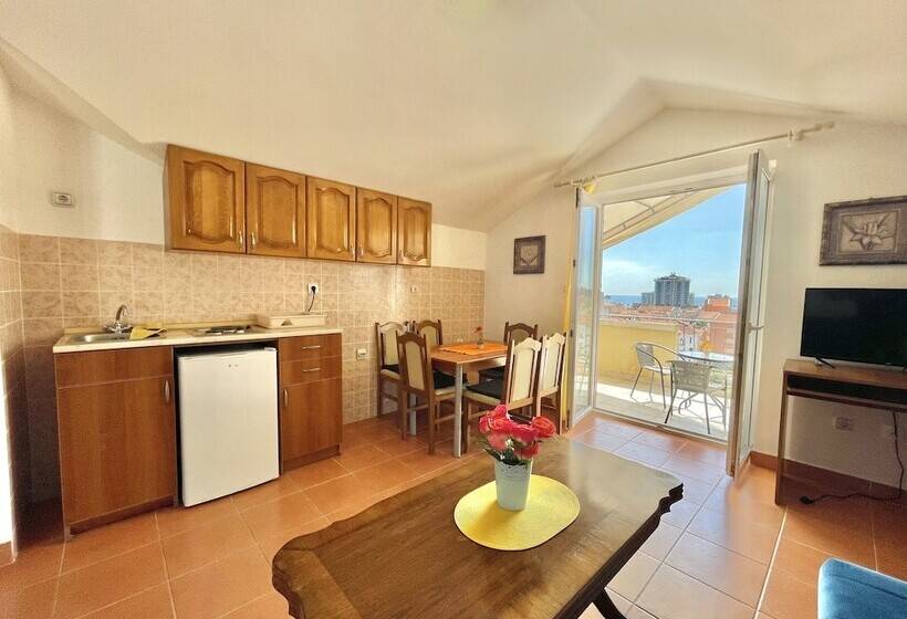 هتل Villa Iva Budva