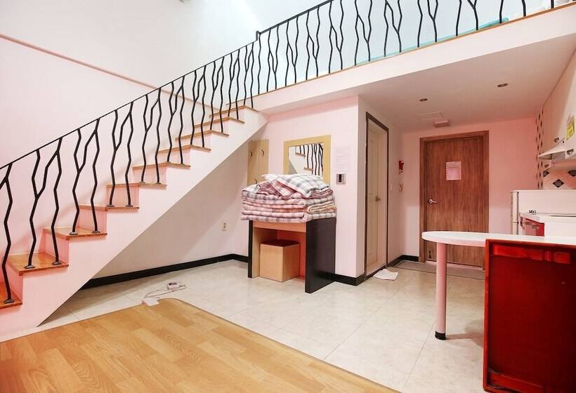 Motel Taean Subichi Castle Pension