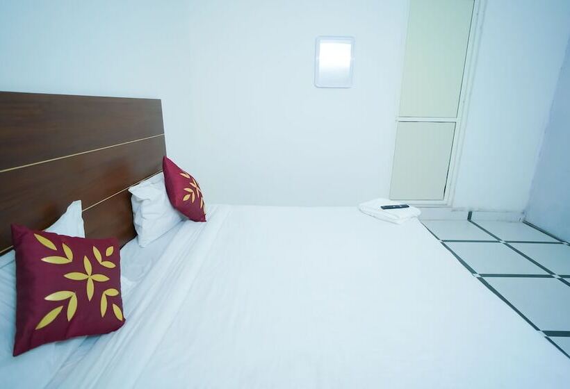 בית מלון כפרי Roomshala 045 Galaxy Noida 35