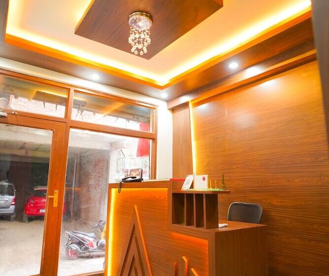 בית מלון כפרי Roomshala 045 Galaxy Noida 35