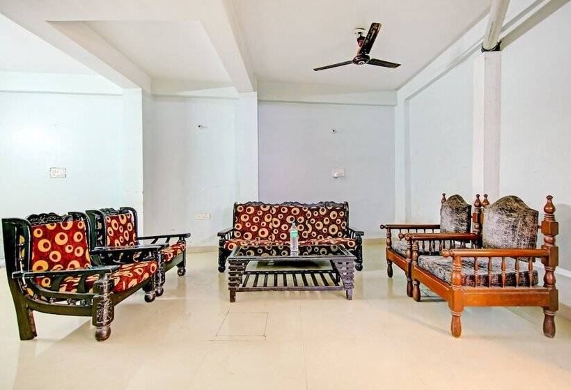 Royal Avenue By F9 Hotels