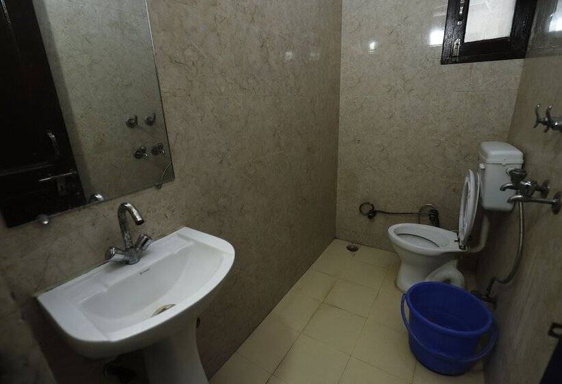 Royal Avenue By F9 Hotels