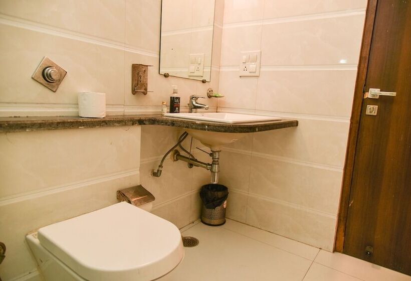 Royal Avenue By F9 Hotels