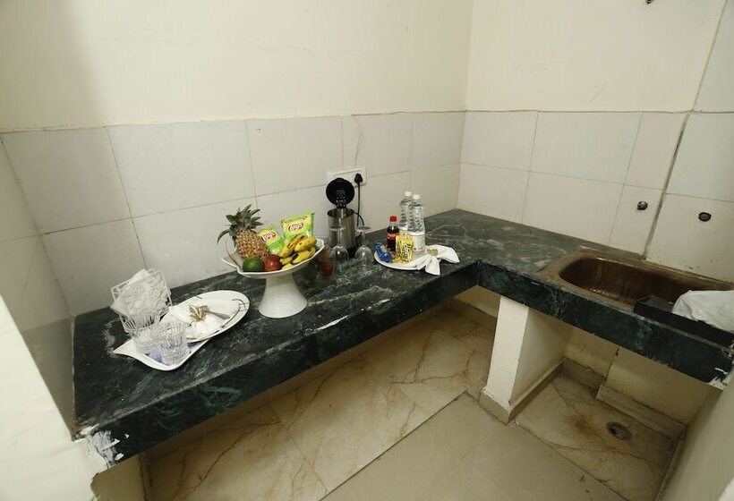 Royal Avenue By F9 Hotels