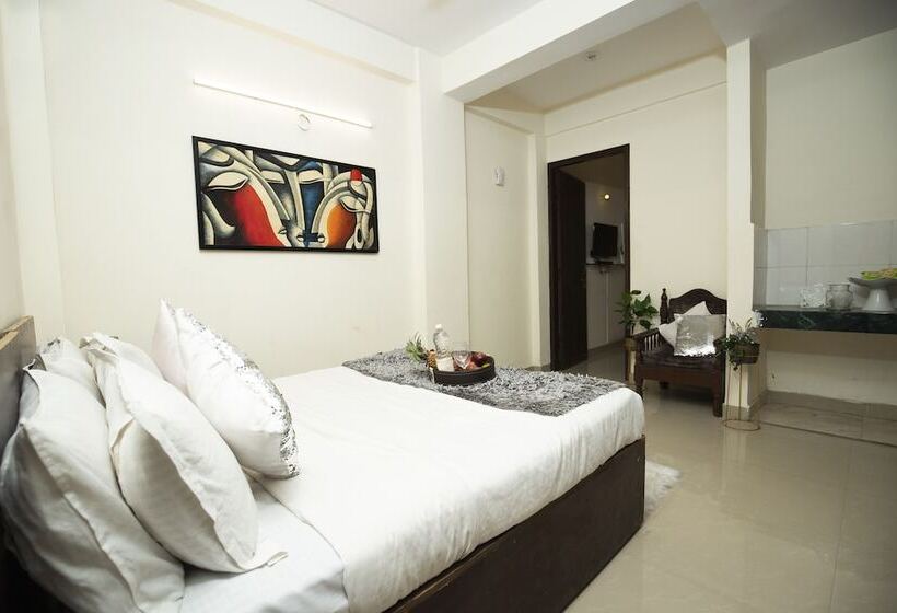 Royal Avenue By F9 Hotels