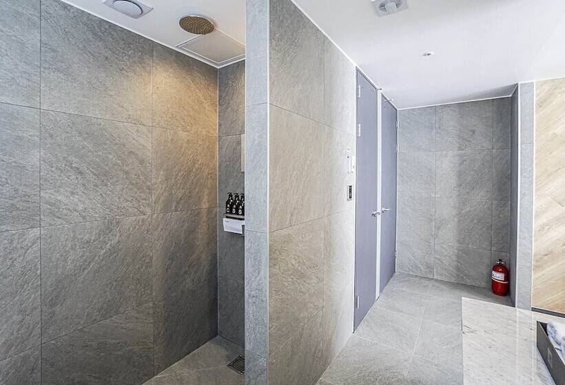 Wall Hotel Cheonan Cheongsu