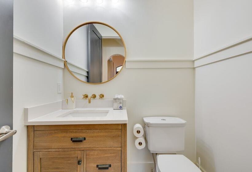 Family Home W/ Backyard ~ 2 Mi To Downtown Atlanta