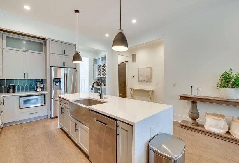 Family Home W/ Backyard ~ 2 Mi To Downtown Atlanta