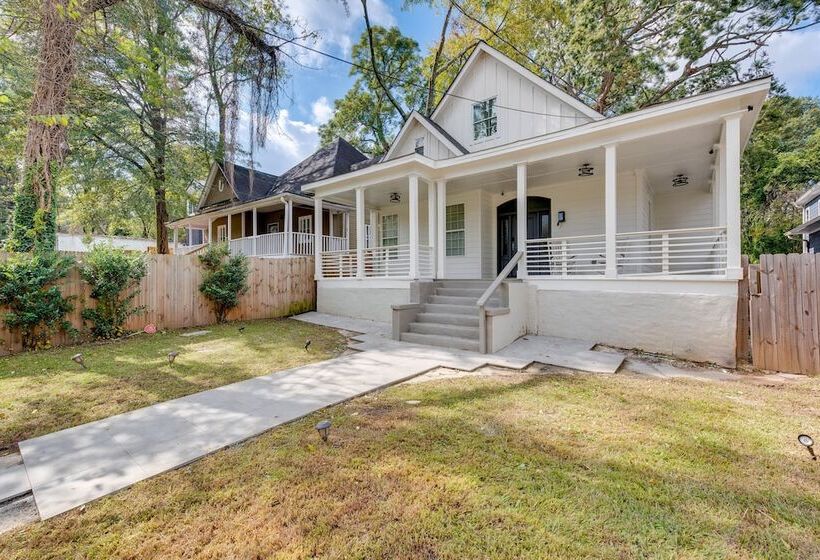 Family Home W/ Backyard ~ 2 Mi To Downtown Atlanta
