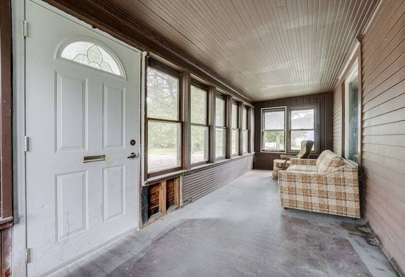 Centrally Located Albion Home With Screened Porch!