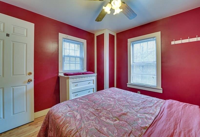 Lanesville Home W/ Pool Table, Bar & Deck!